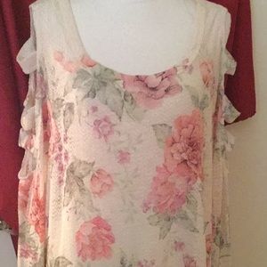 Nouvida Woman’s Plus Semi-Sheer Floral Top Size 2X